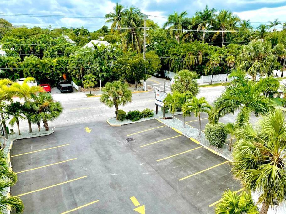 St Kitts - Downtown Waterfront Penthouse Pool Dock Parking Villa Key West Bagian luar foto