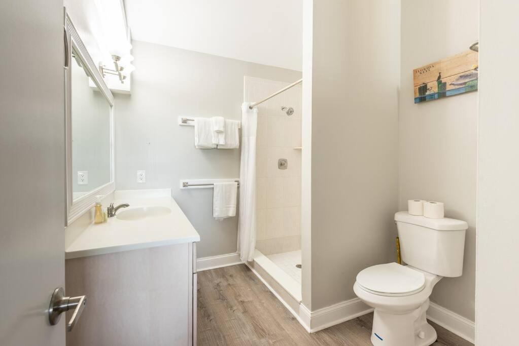 St Kitts - Downtown Waterfront Penthouse Pool Dock Parking Villa Key West Bagian luar foto
