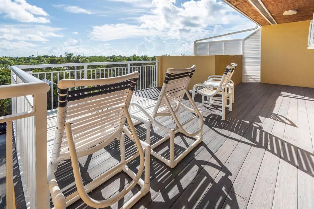 St Kitts - Downtown Waterfront Penthouse Pool Dock Parking Villa Key West Bagian luar foto