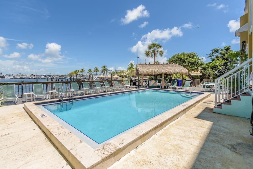 St Kitts - Downtown Waterfront Penthouse Pool Dock Parking Villa Key West Bagian luar foto