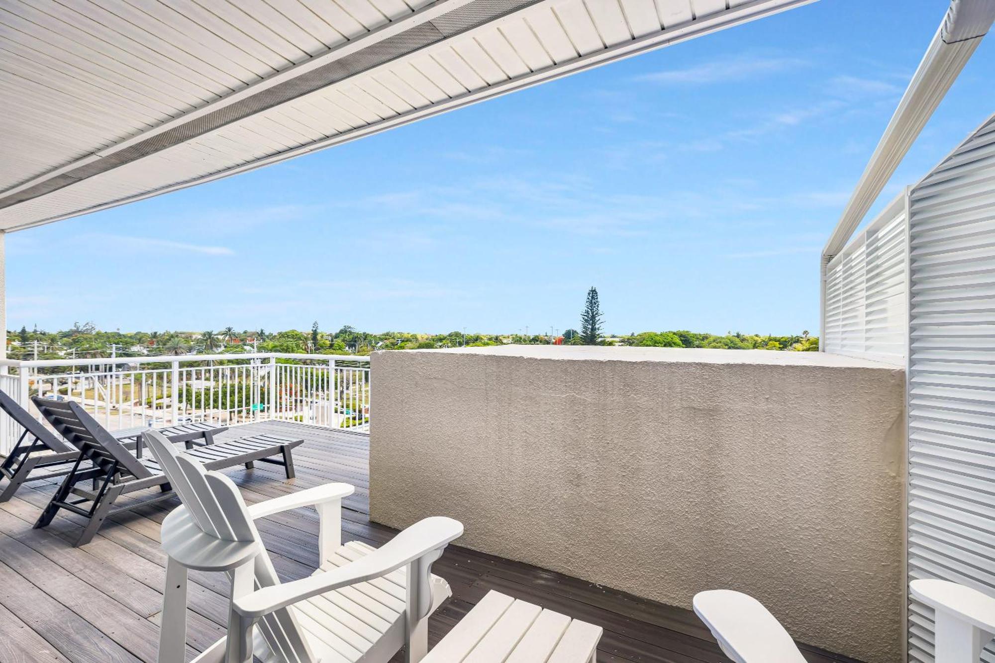 St Kitts - Downtown Waterfront Penthouse Pool Dock Parking Villa Key West Bagian luar foto